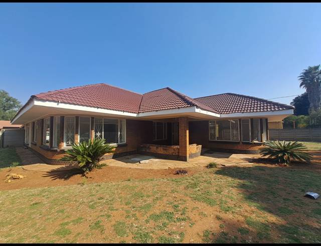 4 BEDROOM HOUSE TO LET IN DUNCANVILLE